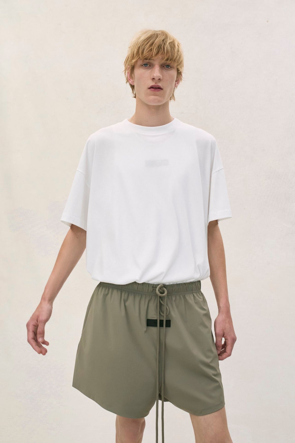 ESSENTIALS TEE
