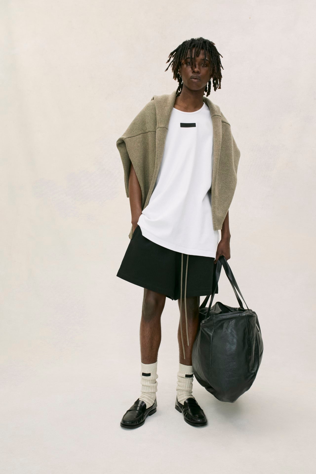 ESSENTIALS SWEATSHORT