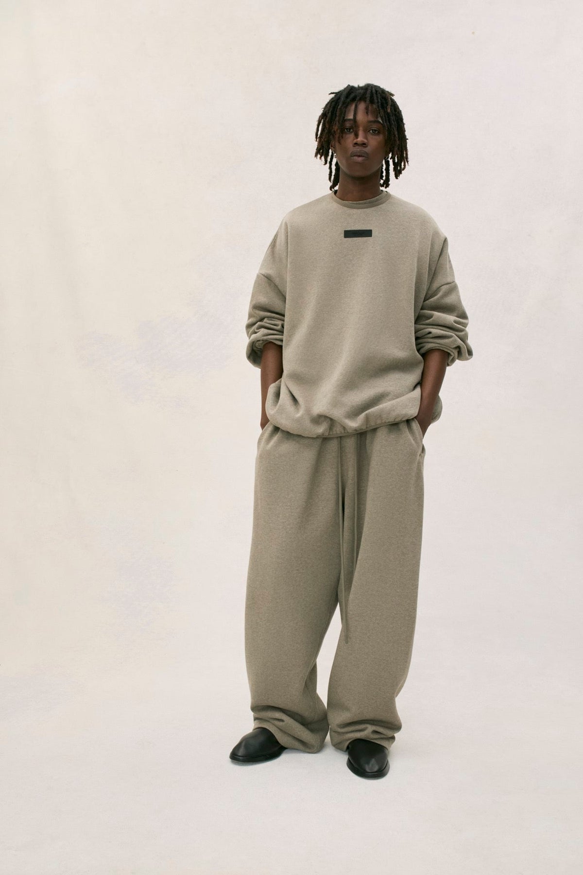 ESSENTIALS CREWNECK