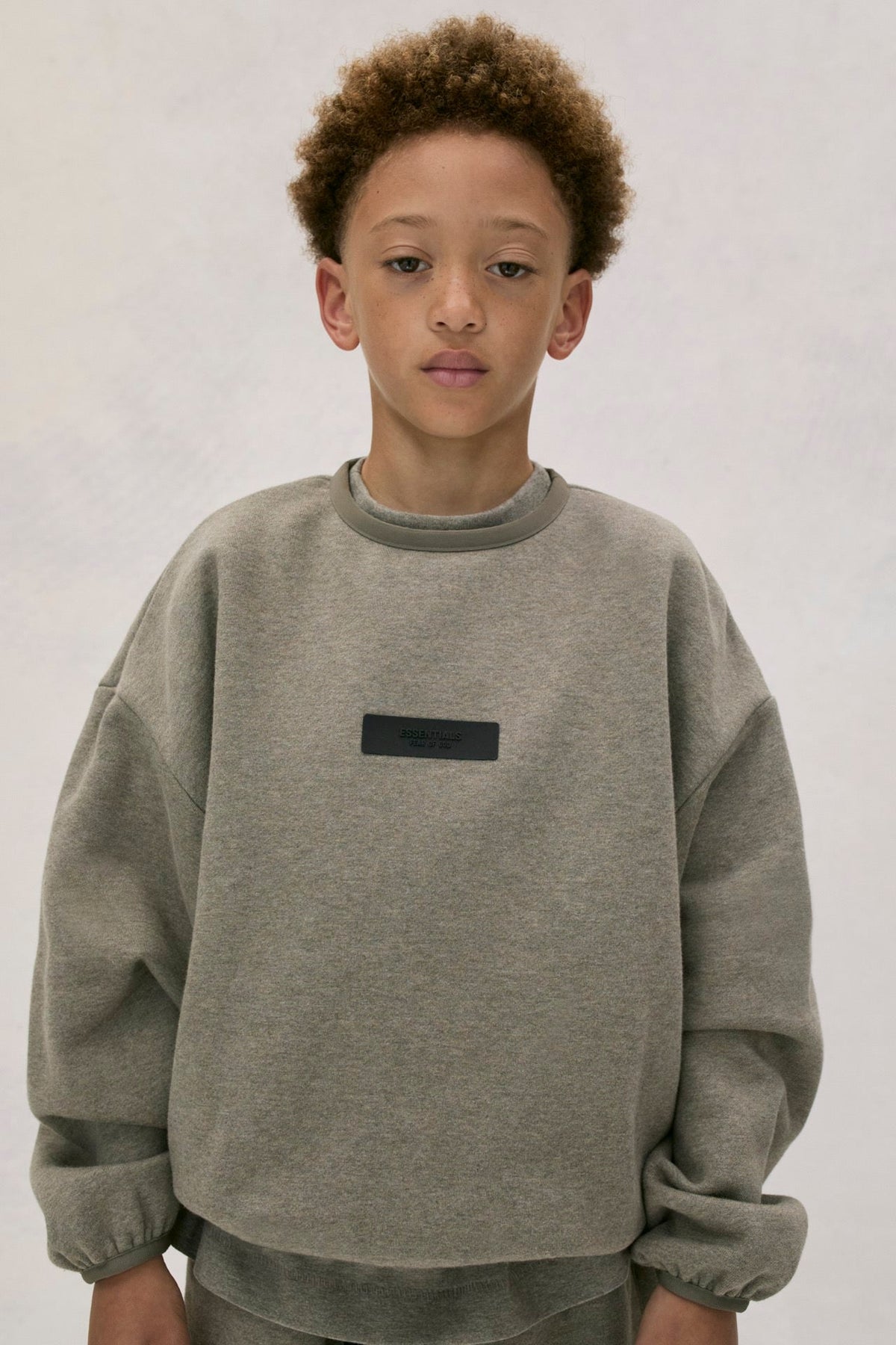KIDS ESSENTIALS CREWNECK