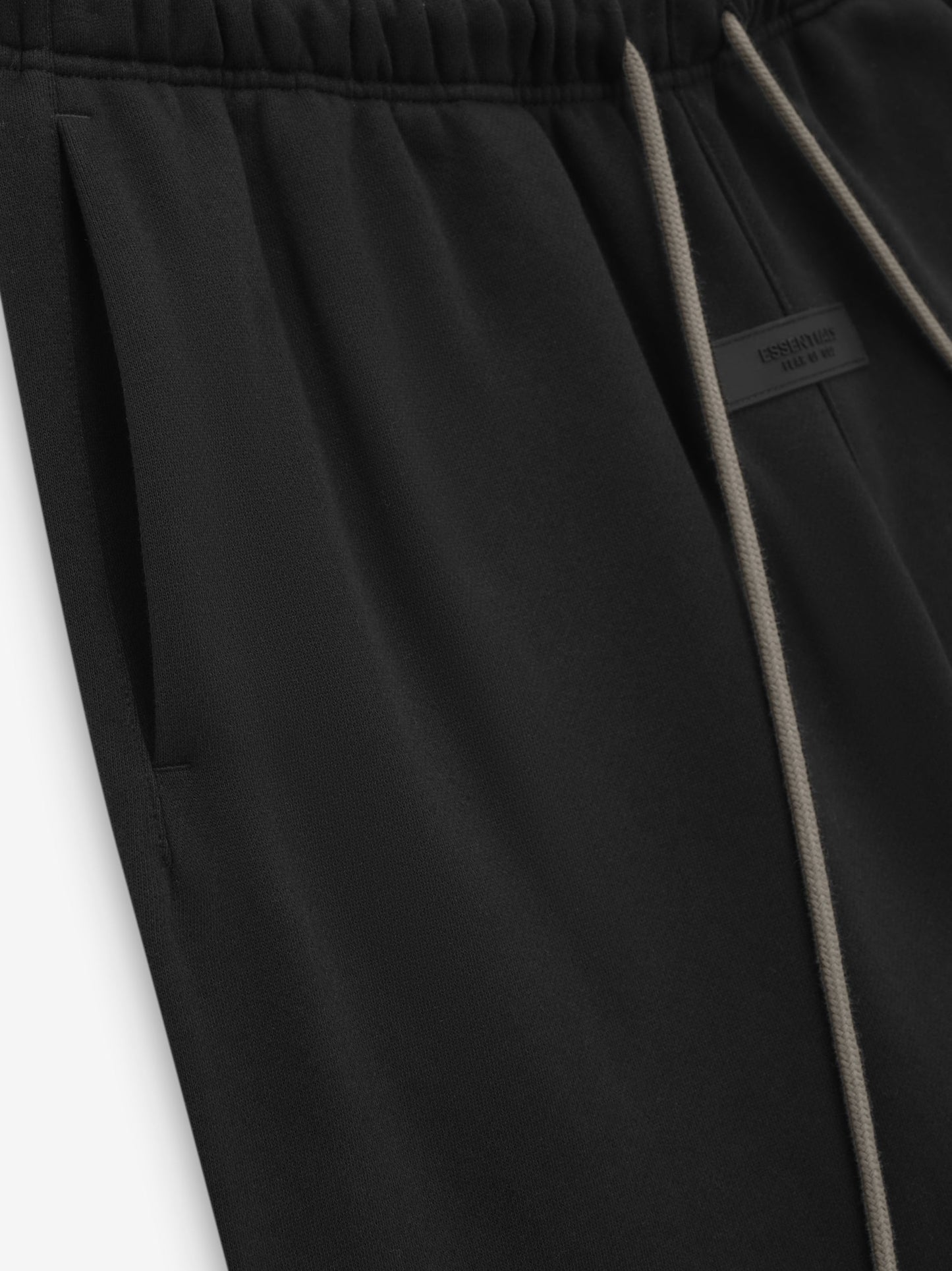 ESSENTIALS SWEATSHORT